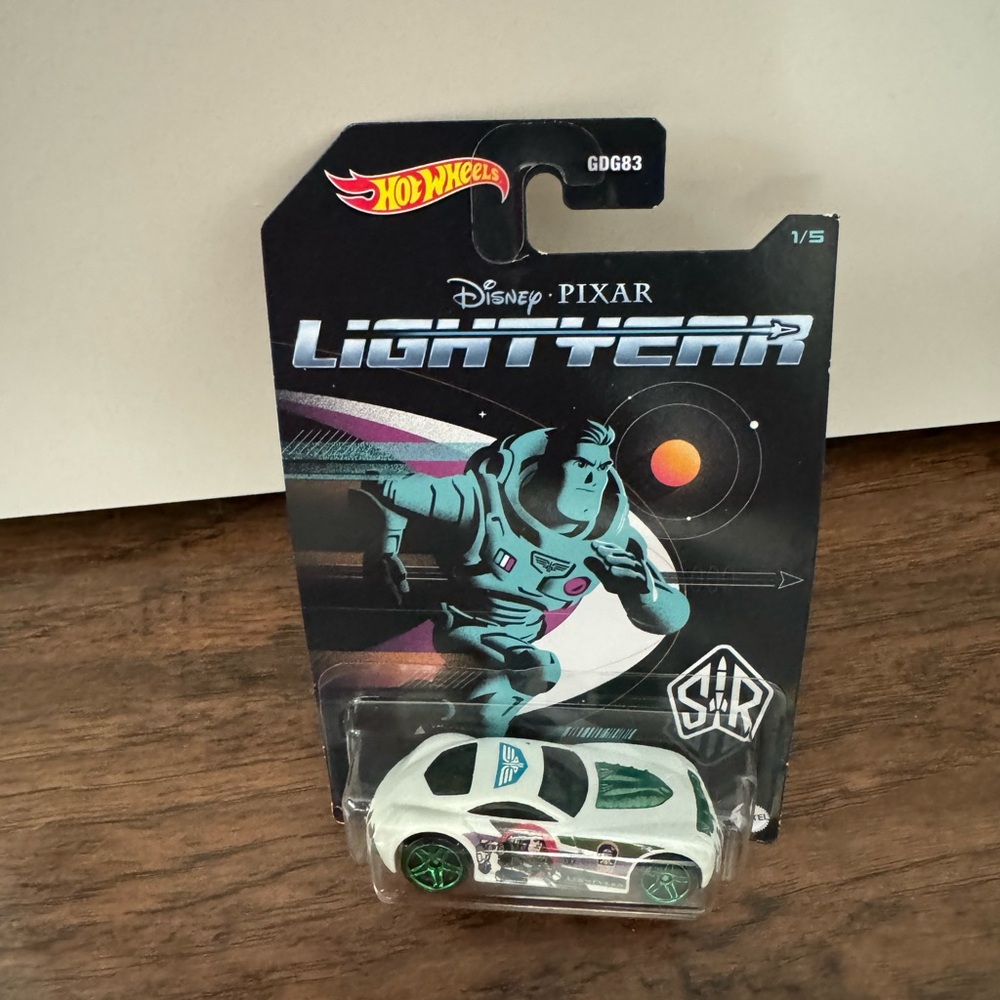 NWT Mattel Hot Wheels Disney Pixar Lightyear 5 Car Bundle - Picture 3 of 7